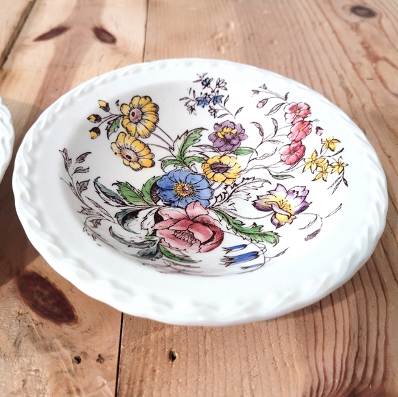 Vintage Vernon Kilns Hand Painted May Flower Small Bowls SET OF 2 Floral 6 Inch - Picture 3 of 9